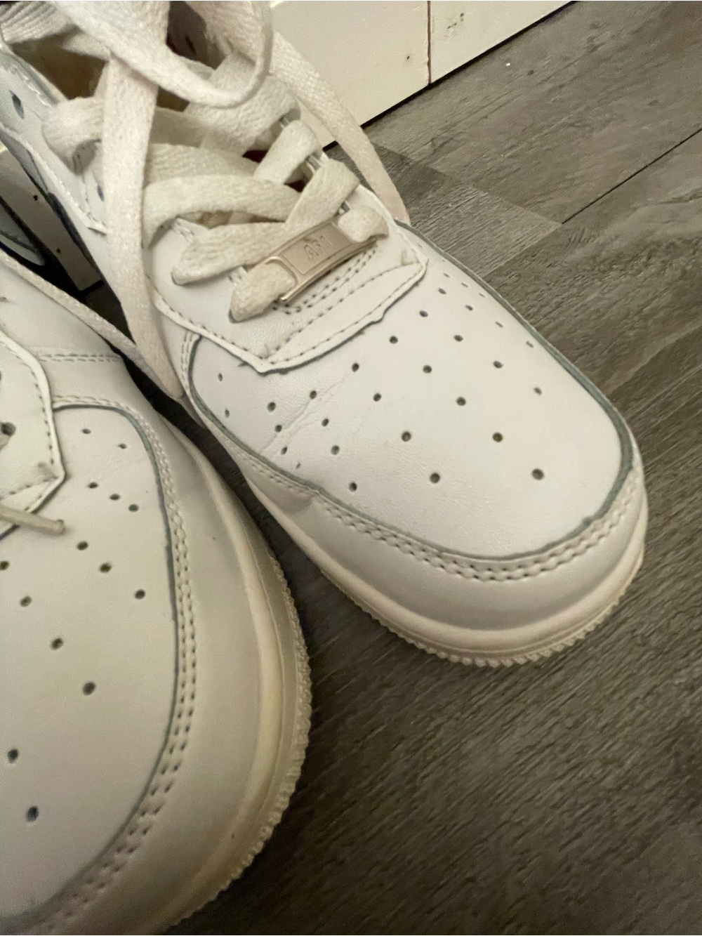 Men’s White Supreme x Nike Air Force 1 High SP Sneakers - Picture 9 of 10